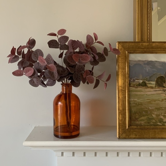 Vibrant Orange and Red Floral Accent‎ Decor - Picture 3 of 6